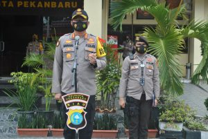 Kapolresta Pimpin Upacara Korps Raport Kenaikan Pangkat 160 Perwira Sekaligus Pemberian Reward