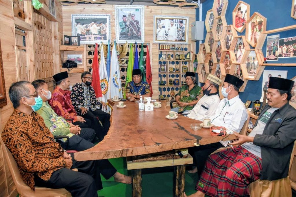 DPW PKS Riau Silaturahmi ke Santri Tani Nahdatul Ulama RA Kopi Aren