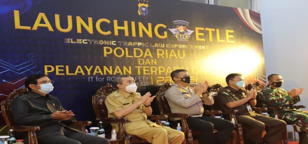 Pada Launching E-TLE Nasional, Kapolda Riau Resmikan Pelayanan Terpadu Online Polda Riau