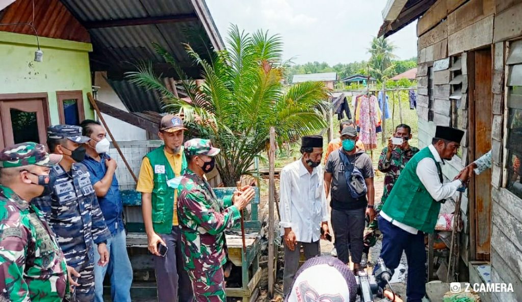 Kyai Said Aqil Siradj dan Waketum DPP SANTAN NU Bantu Bedah Rumah Senilai Rp 15 Juta