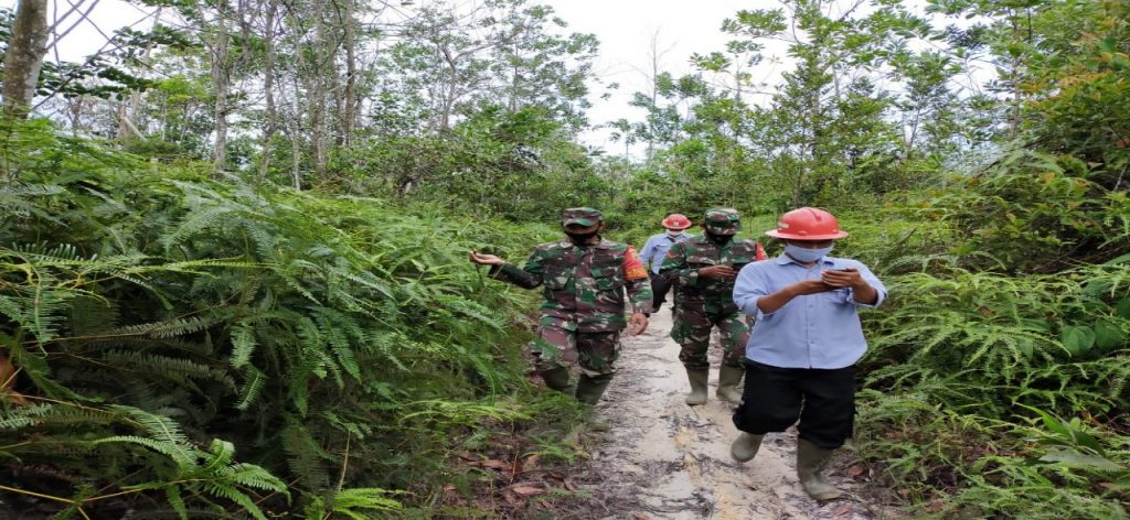 Kodim 0303/Bengkalis, Babinsa Koramil 09/Minas Patroli dan Sosialisasi Karlahut Bersama MPA