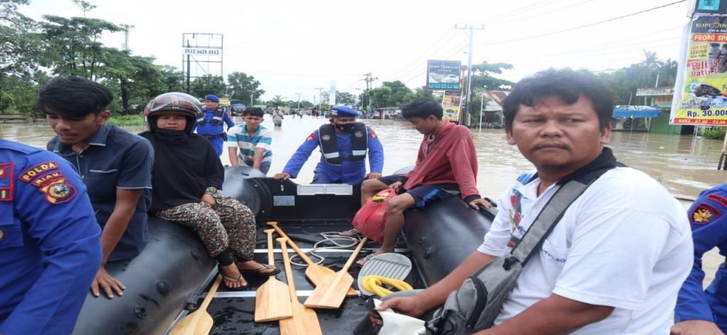 Ditpolair Polda Riau Turunkan Tim Evakuasi Warga Terdampak Banjir