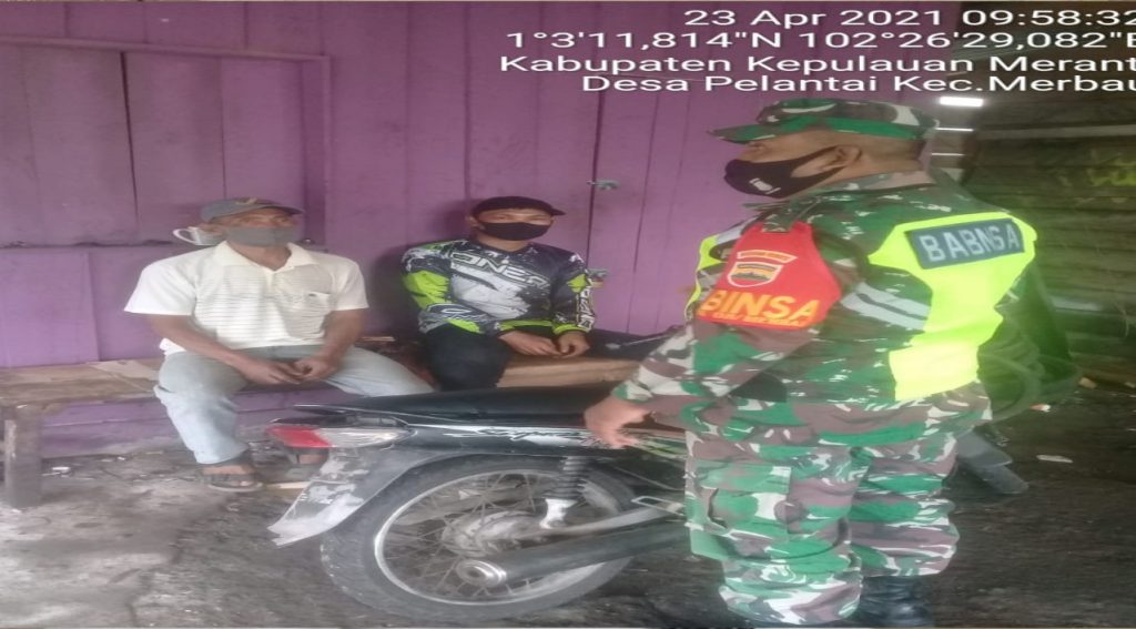 Jajaran Kodim 0303/Bengkalis, Melalui Babinsa Koramil 08/Merbau Beri Edukasi Mengenai Covid-19 di Wilayah Binaannya