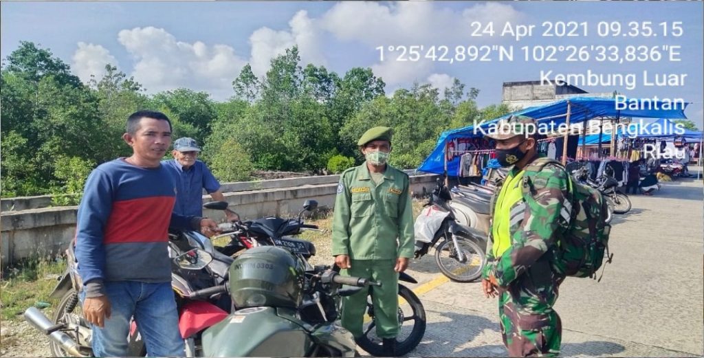 Banbisa Koramil 01/Bengkalis Gelar Komsos Secara Persuasif dan Humanis Tentang Prokes di Desa Kembung Luar