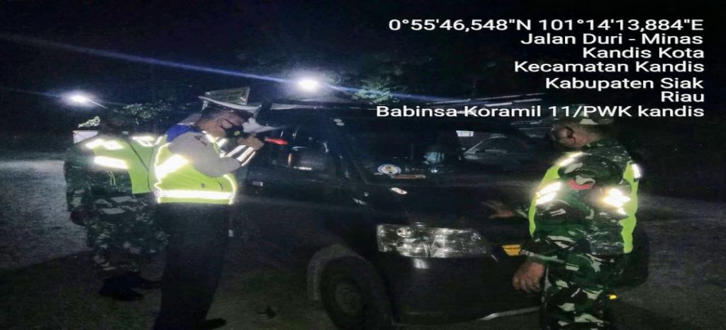 Personil TNI Laksanakan Giat Rutin Himbauan Prokes di Posko Penyekatan Kecamatan Kandis