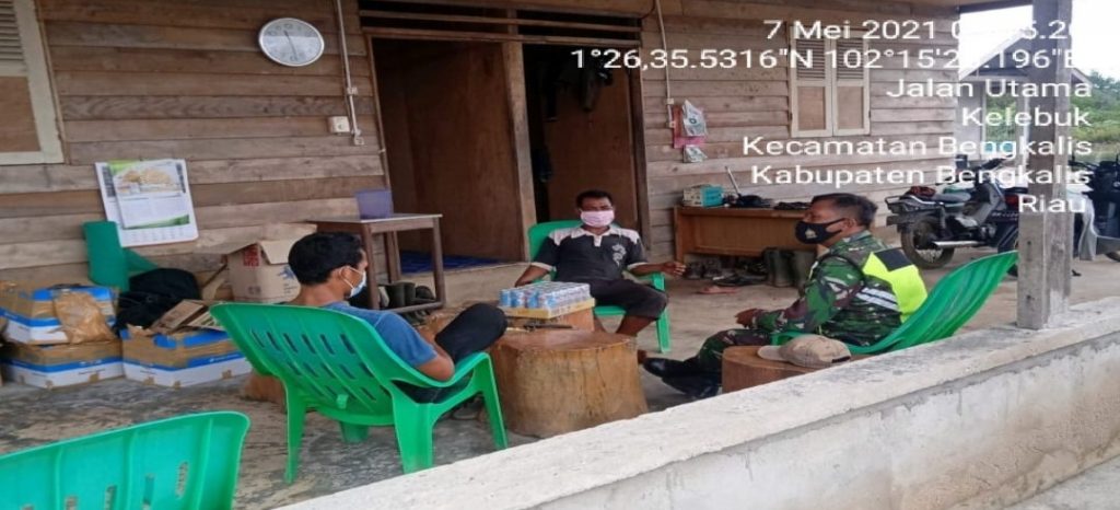 Serda Amroni, Lakukan Komsos Tentang PROKES dan Karhutla di Desa Binaannya