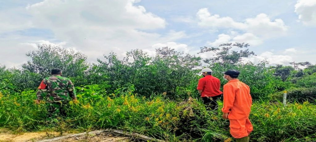 Sertu Nuril Zafri, Tetap Siaga Pencegahan Karhutla Bersama MPA Kampung Teluk Lancang Kec Sungai Mandau Siak