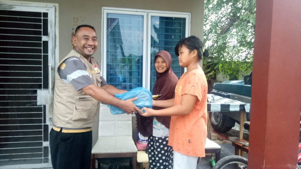 Bentuk Kepedulian kepada Sesama, APPI Serahkan Sembako Kepada Anak yatim