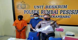Konferensi Pers Polsek Rumbai Pesisir Terkait Kasus Pembunuhan Berencana, Tega Habisi Nyawa Istri Sendiri