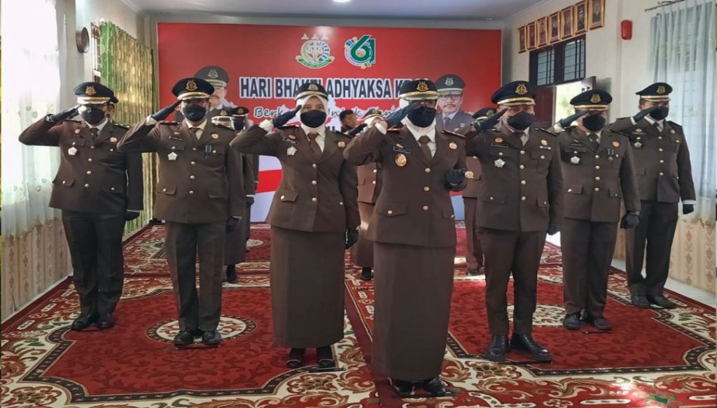 Kajari Pelalawan Melaksanakan Upacara Peringatan Hari Bhakti Adhyaksa Ke-61 Tahun Melalui Virtual