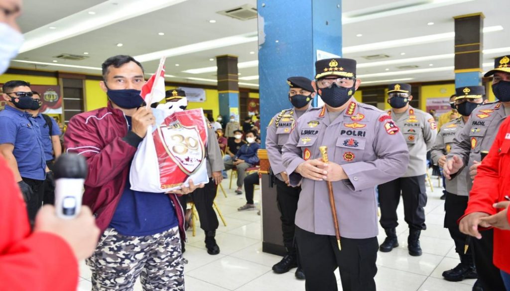 Kapolri Apresiasi Alumni Akpol 91 Barsama BEM se-Indonesia Gelar Vaksin Massal