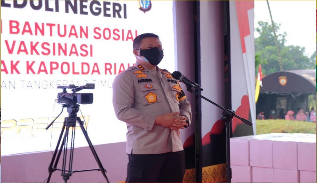 Berikan Bansos dan Gelar Vaksinasi, Kapolda Riau : Kolaborasi dan Sinergi Mampu Tangani Covid-19