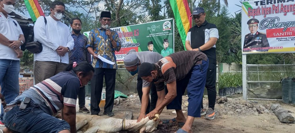 Ketua LAM Pekanbaru dan Ketua APKASINDO Apresiasi Kegiatan Qurban Yang di Lakukan T.Rusli Ahmad Ketua Umum DPP Santri Tani NU