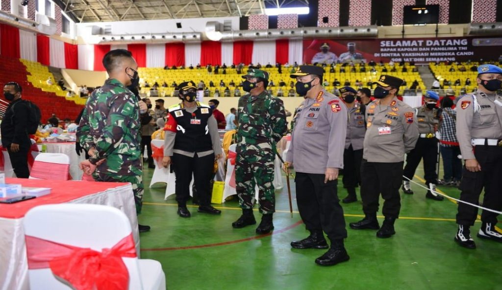 Tinjau Vaksinasi Merdeka Candi, Kapolri: Momentum HUT RI Jadi Upaya Percepat Vaksinasi