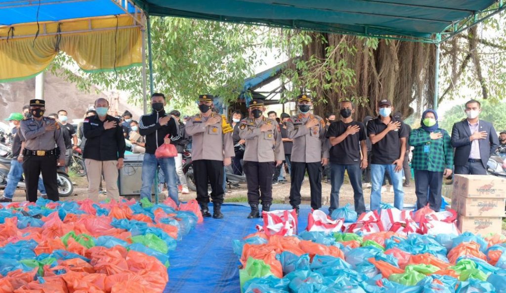 Menandai 30 Tahun Pengabdian, Alumni Akpol 1991 Riau Bagikan 1020 Paket Sembako