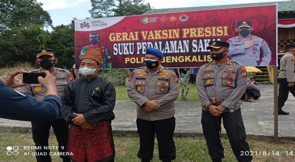 Bathin 5 dan 8 Sakai Riau, John : Masyarakat Sakai Bersama Kepolisian Siap Sukseskan Program Vaksinasi Nasional