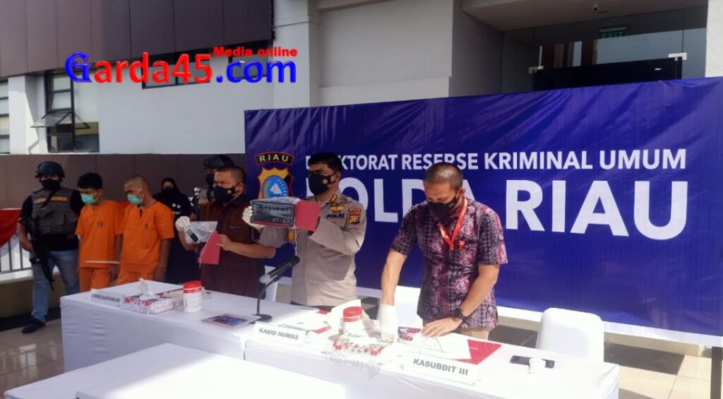 Polda Riau Berhasil Tangkap Pelaku Pencurian Yang Mengakibatkan Korban Mengalami Kerugian 100 Juta