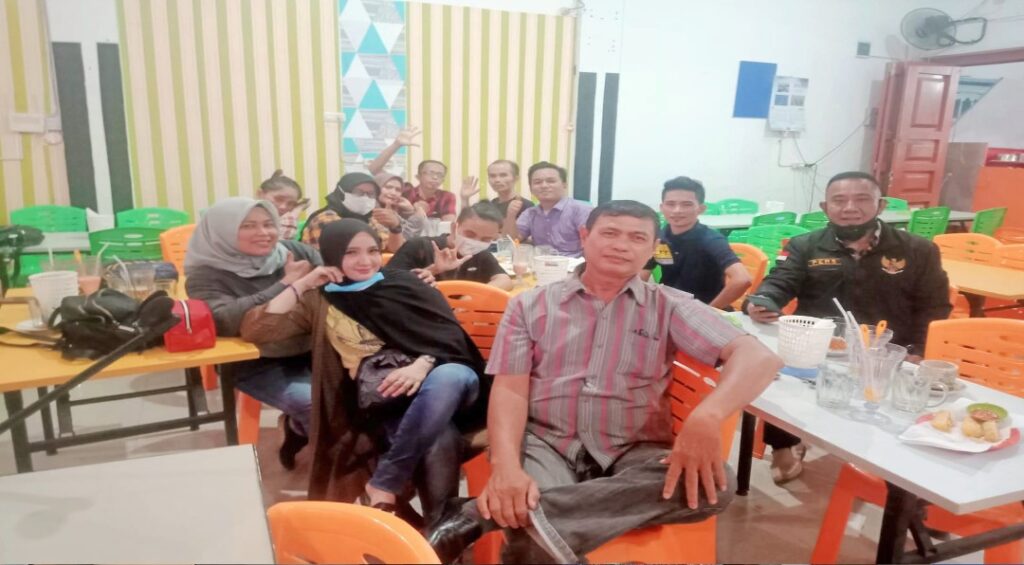 Sahabat Media Bersatu Gelar Diskusi Terbatas di Warkop Pang-5 Teratai Pekanbaru