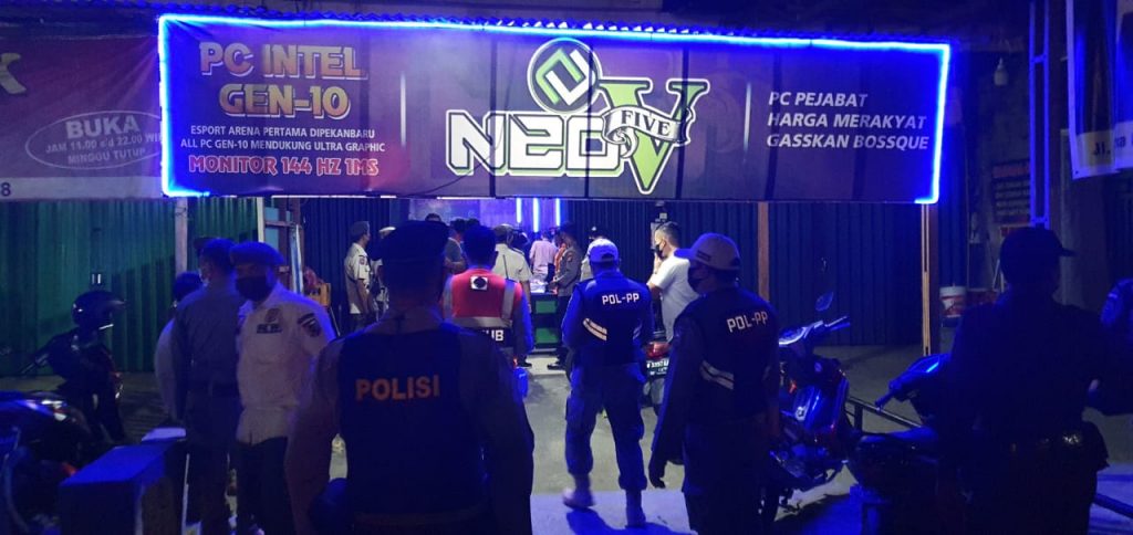 Kapolresta Pimpin Apel Tim Yustisi Dalam Rangka Pendisiplinan PPKM Level IV di Kota Pekanbaru
