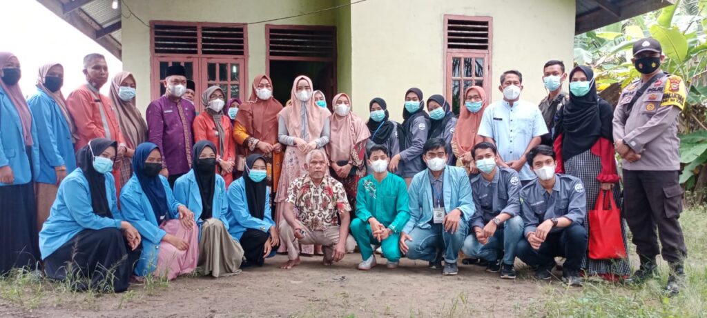 Ketua TP PKK Pelalawan Laksanakan Kegiatan Jumat Berbagi di Kecamatan Bunut