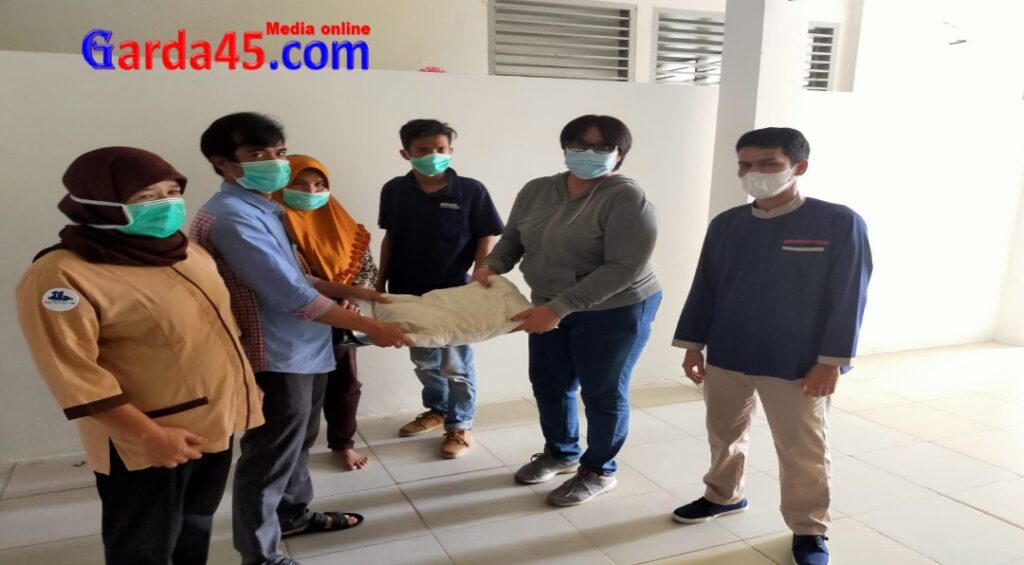 B2P3 Riau Salurkan Bansos Secara Langsung ke Buruh dan Pekerja