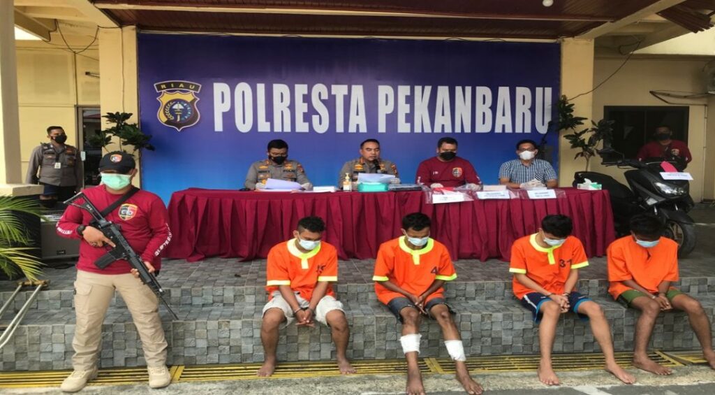 Tim Resmob JEMBALANG Satreskrim Polresta Pekanbaru Tangkap Pelaku Tindak Pidana Pencurian Dengan Kekerasan