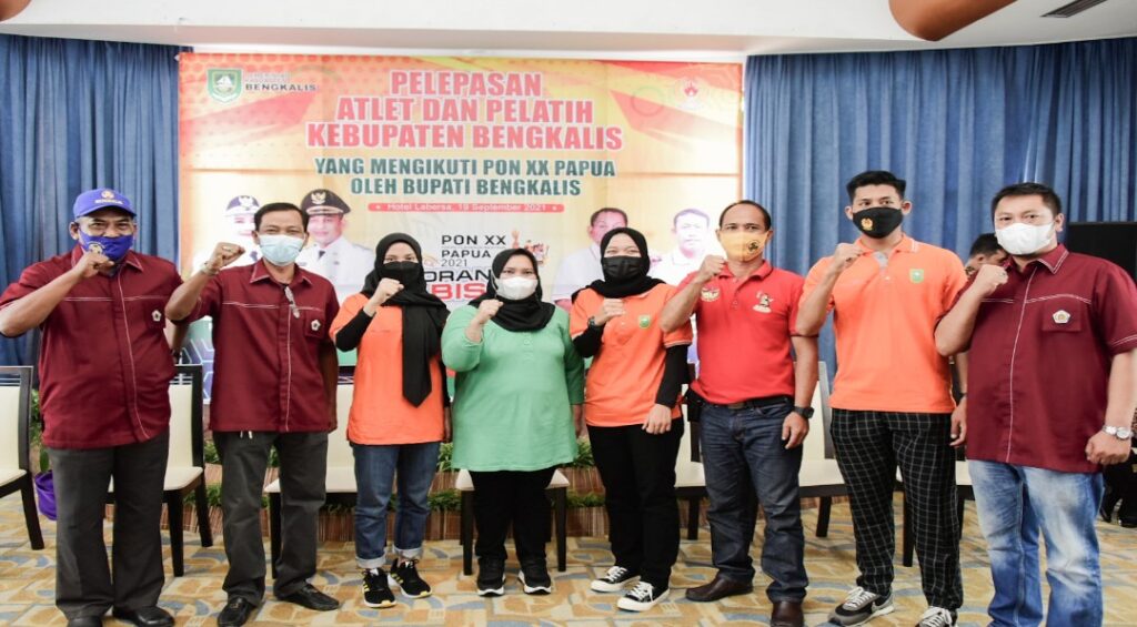 Ikuti Ajang PON XX di Papua, Bupati Bengkalis Lepas Keberangkatan 43 Atlet dan 8 Pelatih