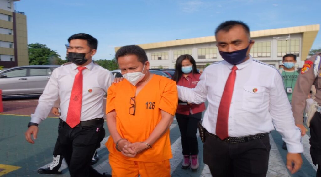 Diduga Korupsi Hibah Alat Kesehatan, Polda Riau Tahan dr HM