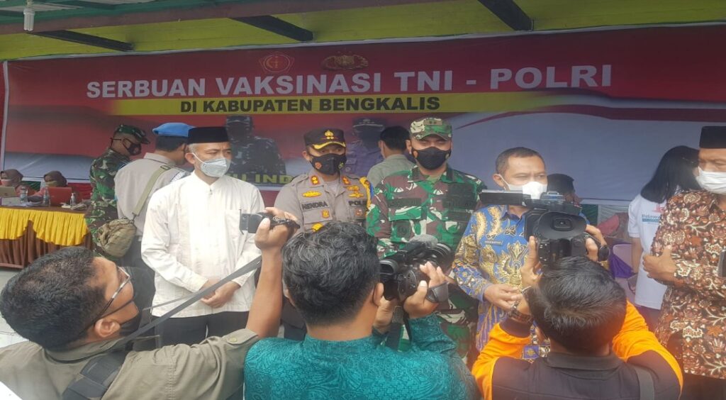 Tinjau Langsung Pemberian Vaksin Dosis I kepada Siswa dan Siswi, Ini Harapan Dandim 0303/Bengkalis