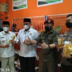 Ket : Sesi foto bersama KABINDA Riau angkat dua jempol (foto : Reporter Garda45.com)