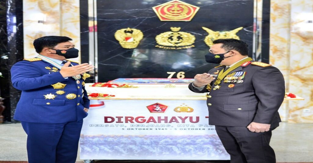 HUT ke-76 TNI, Kapolri: Sinergitas TNI-Polri Mutlak Sebagai Kekuatan Strategis Hadapi Tantangan
