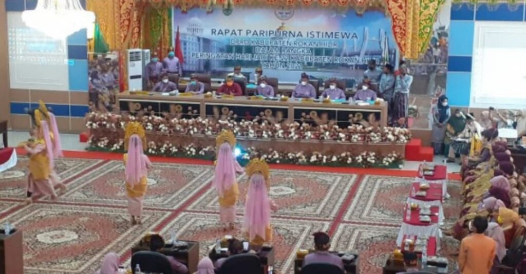 Dalam Rangka Memperingati Hari Jadi ROHIL KE – 22, DPRD Mengelar Rapat Istimewa