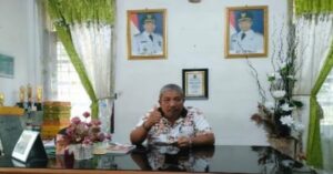 Ket : Lurah Tuah Karya, Edy Azwar (Foto/Martin Hulu)