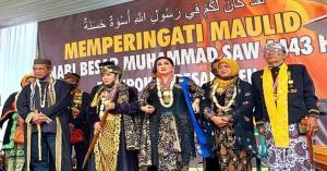 Ket : Irjen Pol Purn Dr Anton Charliyan Bersama Masyarakat Tasik Rayakan Peringatan Maulid Nabi SAW (foto/KBO Babel).