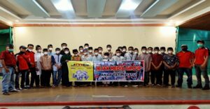 Ket : Sesi foto bersama anak yatim piatu Aisyiyah Padang Panjang (foto/istimewa)