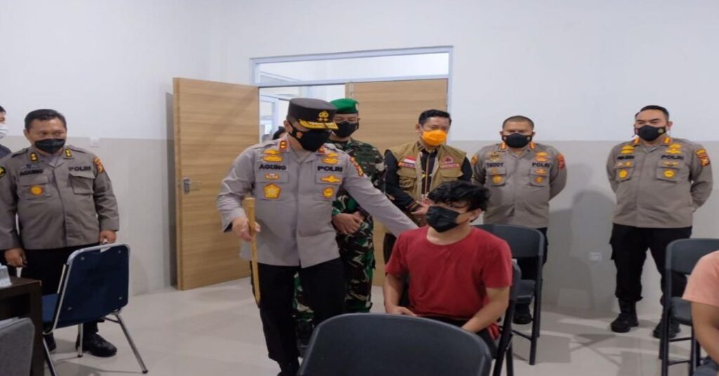 Alumni Akabri 99 Riau Peduli, Salurkan 1000 Bansos Dan Gelar 1000 Vaksinasi