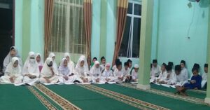Ket : Acara Maulid Nabi Muhammad SAW di isi dangan lantunan sholawat Rasulullah Shalallaahu Alaihi Wassalaam (foto/Indra)