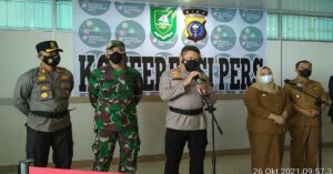 Ket : Irjen Pol Agung Setya Iman Effendi, S.H.,S.I.K.,M.Si konferensi pers usai launching aplikasi Bersama Selamatkan Riau (Foto/Indra)