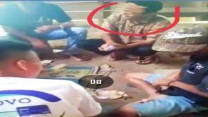 Ket : Oknum Kepala Dusun 1, M Hura Bersama Oknum Masyarakat di Duga Tengah Asyik Bermain Judi.