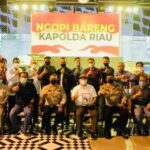 Kapolda Riau, Irjen Pol Agung Setya Imam Effendi, foto bersama dengan Pimpinan Redaksi di Pekanbaru (foto/istimewa).