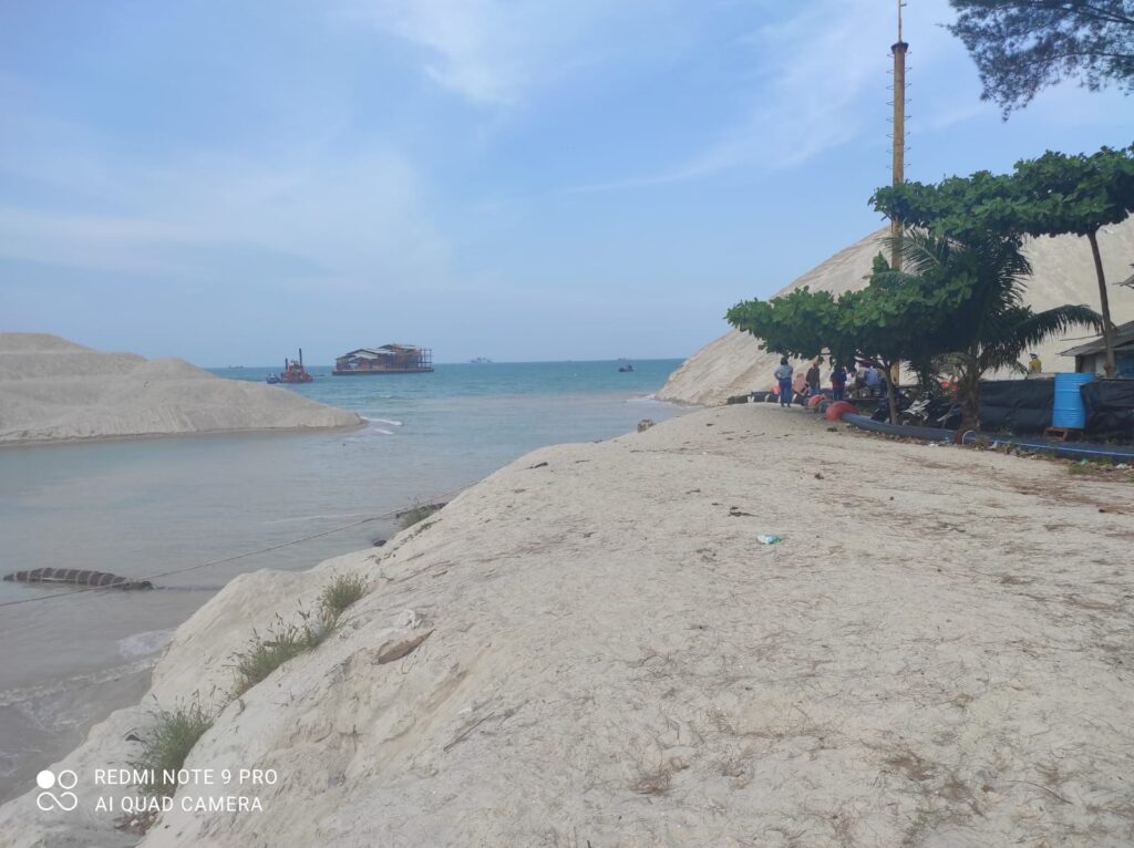 Nasib Nelayan Terkatung-Katung Gegara Gubernur Babel Hentikan Pengerukan Alur Muara Air Kantung