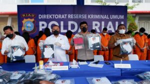 Ket : Polda Riau Gulung Praktek Judi Online, 59 Tersangka Diciduk (Foto/Istimewa)