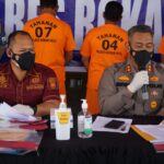 Ket : Tiga pelaku OTT saat press release di Mapolres Rohul (foto/istimewa)