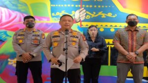 Ket foto : Kedatangan helikopter dari Baharkam Mabes Polri yang sudah hadir di Riau. (Sumber foto : Kasub Bag Humas Polres Bengkalis)