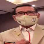 Ket : Drs. Sozifao Hia, M.Si