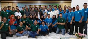 Ket foto : Peserta Penataran dan Pelatihan Wasit dan Pelatih Bola Voli Tingkat Daerah tahun 2021 foto bersama saat penutupan acara, Ahad (21/11/2021) malam kemarin.