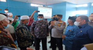 Teks foto : Kapolda Riau mengapresiasi pelaksanaan vaksinasi yang dilakukan Polres Kampar