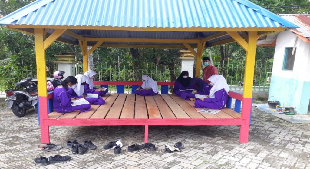 Tumbuhkan Minat Baca dan Menuju Sekolah Literasi, SMPN 15 Pekanbaru Buat Pojok Baca