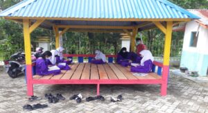 Teks foto : Pojok Baca SMPN 15 Pekanbaru (foto/KEND ZAI).