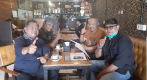 Teks foto : Drs. Wahyudi El Panggabean, MH, Direktur PJC, Aktivis Larshen Yunus, Ketua GAMARI, Dr. Yudi Krismen, S.H.,M.H dan Romi Bengkalis Kaperwil Mapikor News (Istimewa)